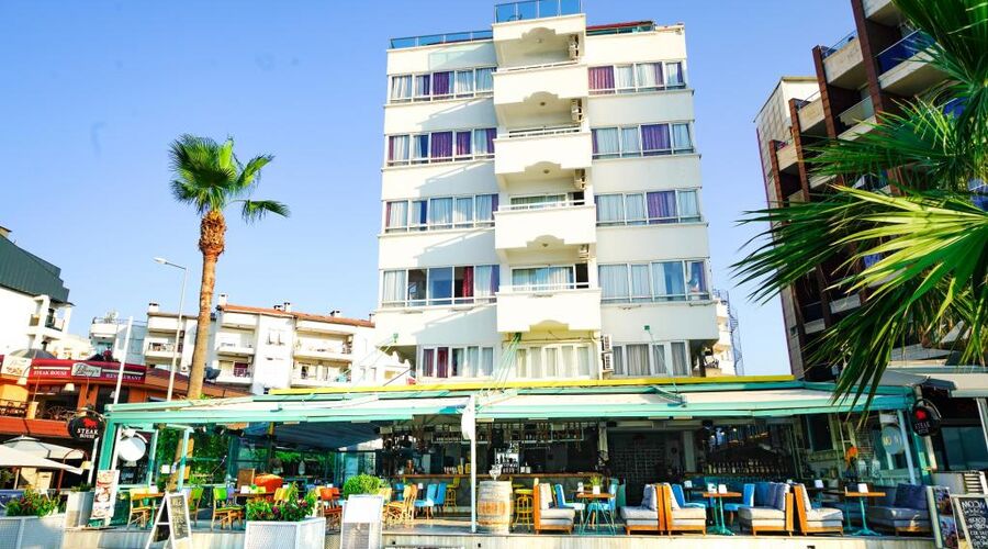 Honeymoon Beach Hotel  3*