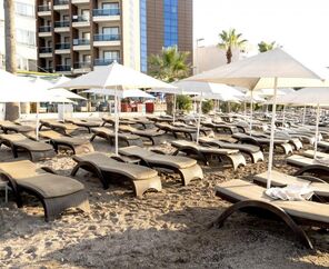 Honeymoon Beach Hotel  3*