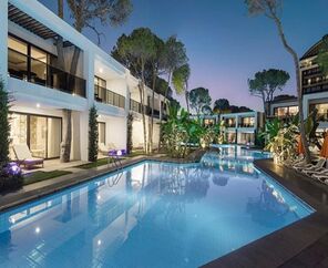 Trendy Lara Hotel