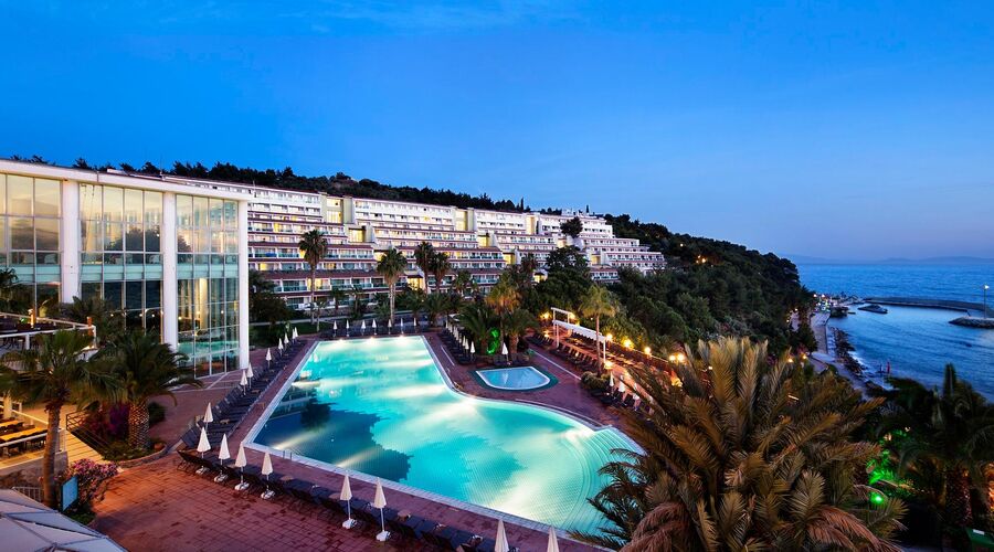 Pine Bay Holiday Resort 5*
