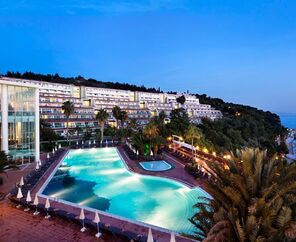 Pine Bay Holiday Resort 5*