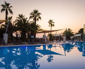 Pine Bay Holiday Resort 5*