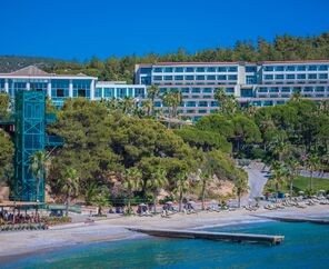Pine Bay Holiday Resort 5*
