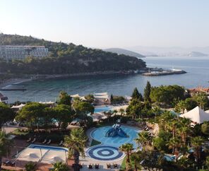 Pine Bay Holiday Resort 5*