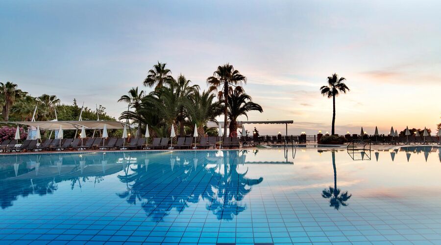 Pine Bay Holiday Resort 5*