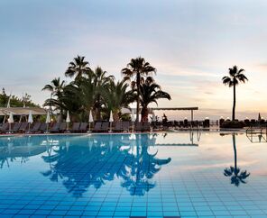 Pine Bay Holiday Resort 5*