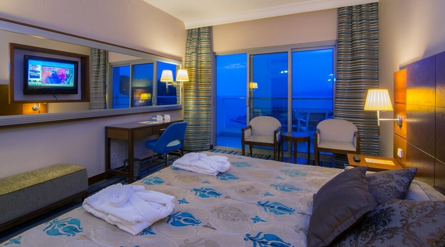 Pine Bay Holiday Resort 5*