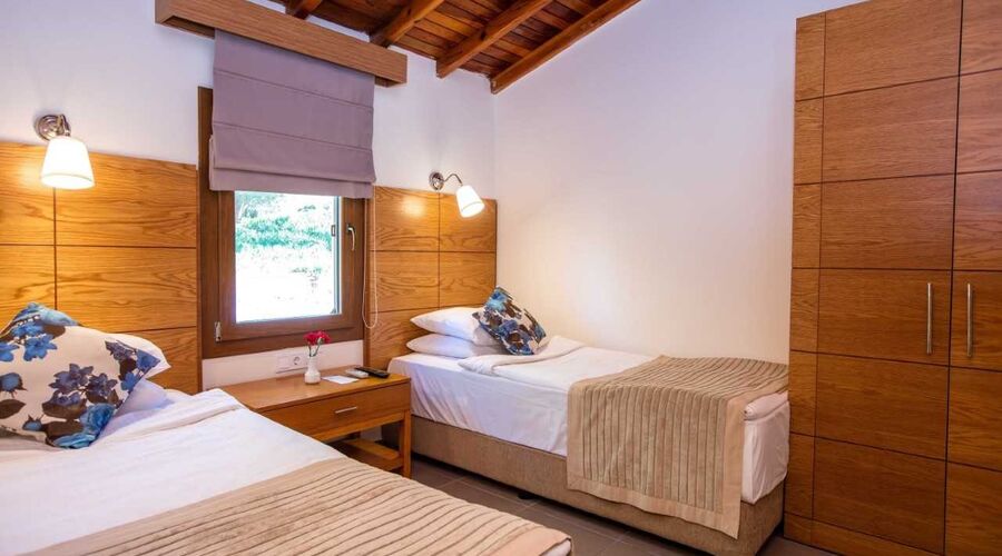Pine Bay Holiday Resort 5*