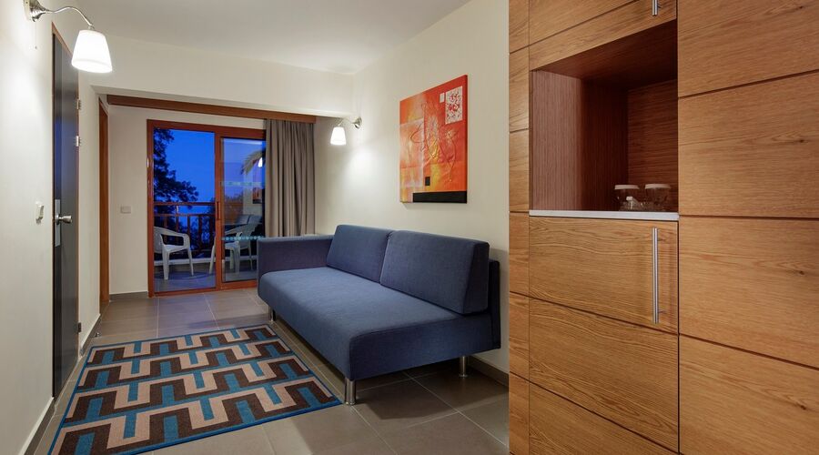 Pine Bay Holiday Resort 5*