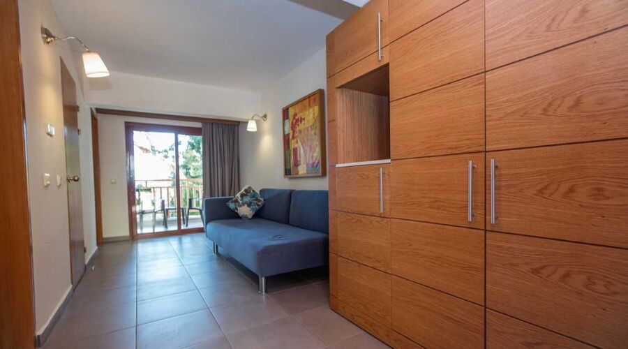 Pine Bay Holiday Resort 5*