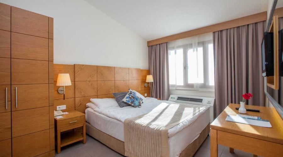 Pine Bay Holiday Resort 5*