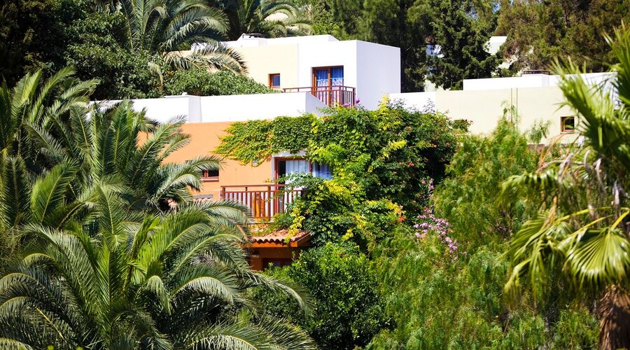 Pine Bay Holiday Resort 5*