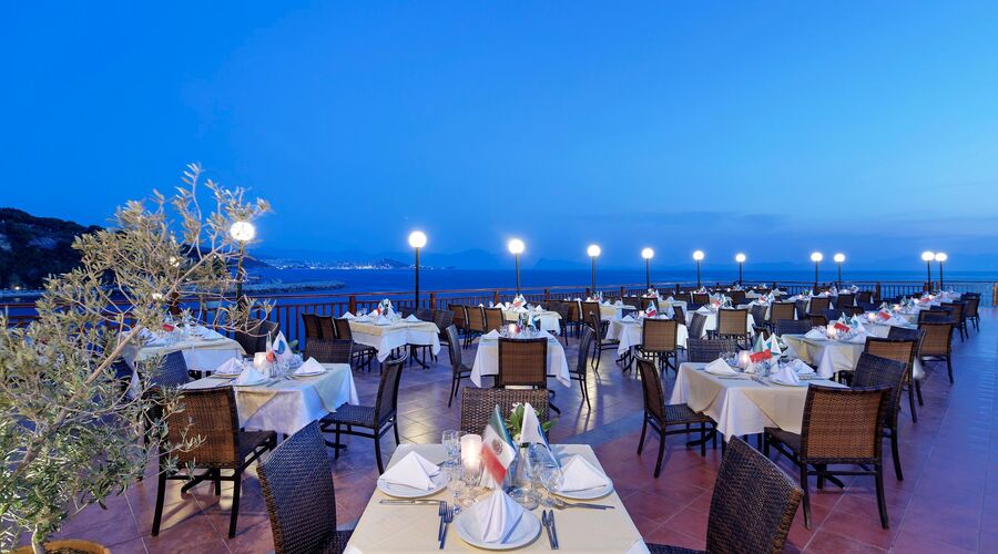 Pine Bay Holiday Resort 5*