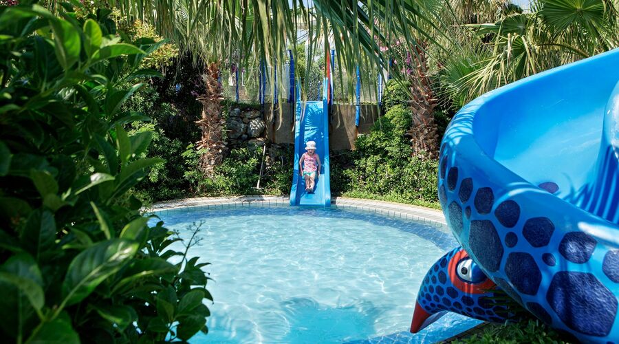 Pine Bay Holiday Resort 5*