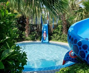 Pine Bay Holiday Resort 5*