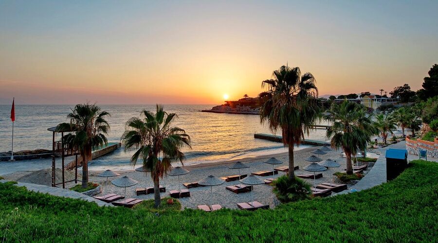Pine Bay Holiday Resort 5*