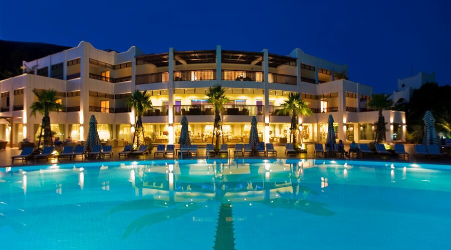 Latanya Park Resort  4*