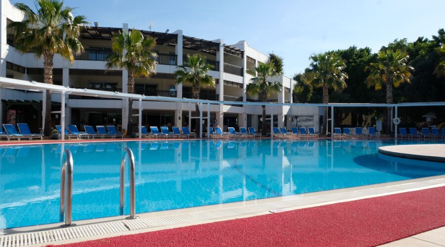 Latanya Park Resort  4*