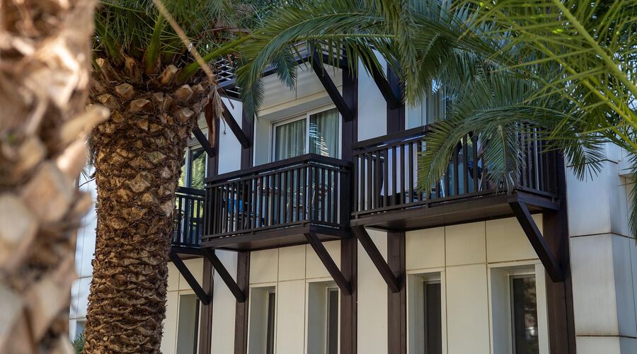 Latanya Park Resort  4*