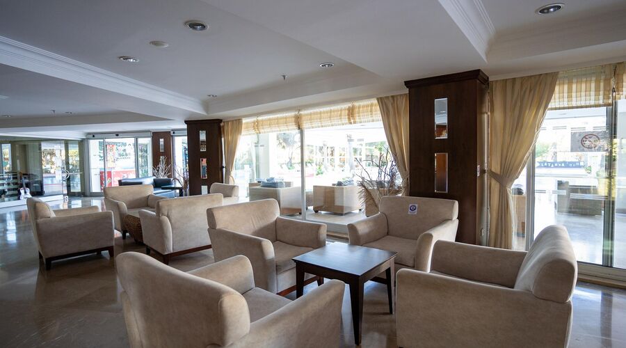 Latanya Park Resort  4*