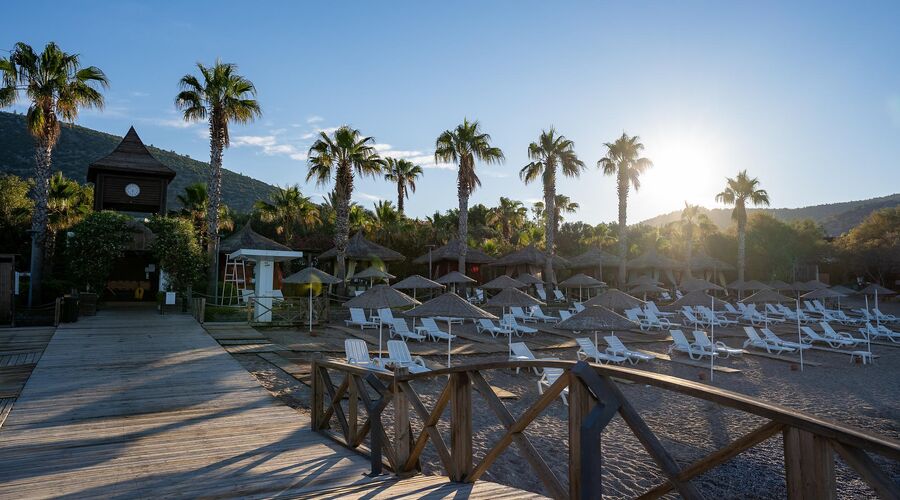 Latanya Park Resort  4*