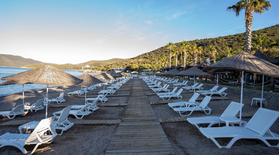 Latanya Park Resort  4*