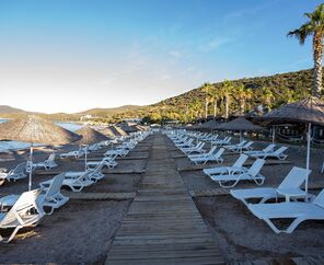 Latanya Park Resort  4*