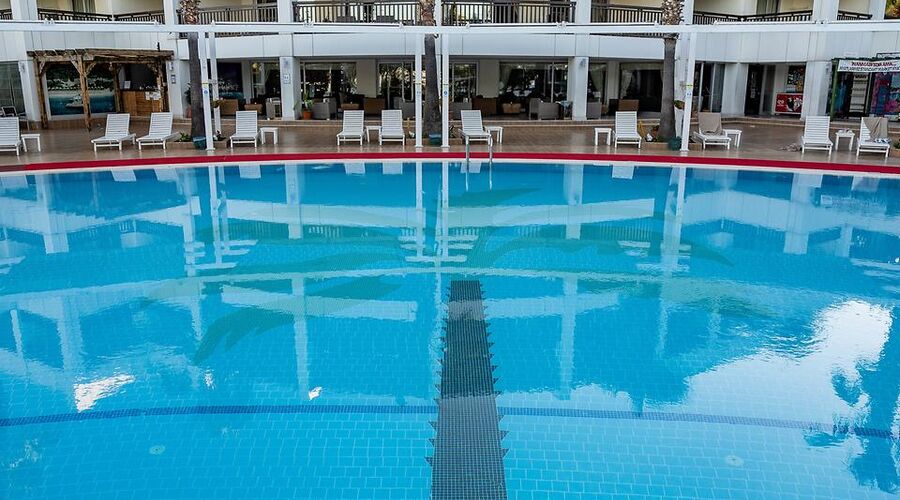 Latanya Park Resort  4*