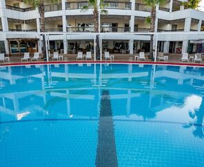 Latanya Park Resort  4*