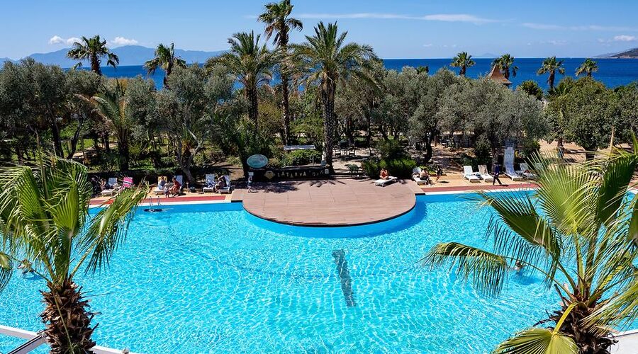 Latanya Park Resort  4*