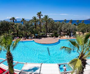 Latanya Park Resort  4*