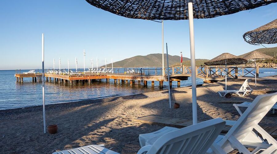 Latanya Park Resort  4*