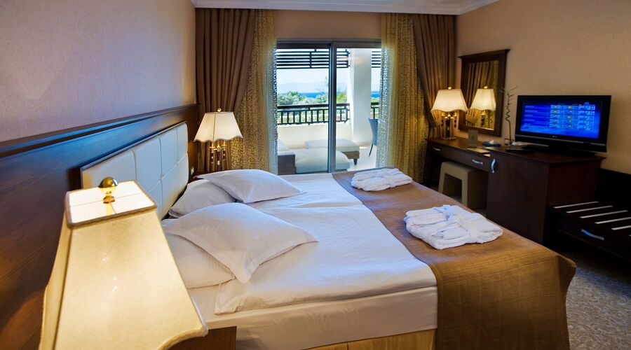 Latanya Park Resort  4*