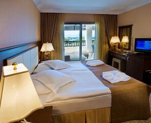 Latanya Park Resort  4*