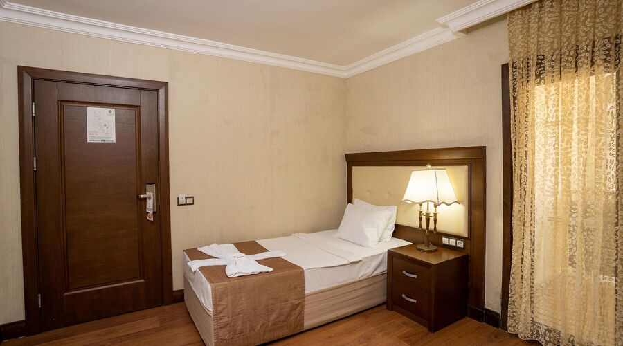 Latanya Park Resort  4*
