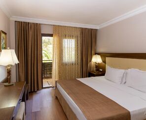 Latanya Park Resort  4*