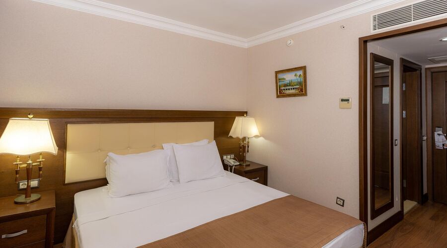 Latanya Park Resort  4*