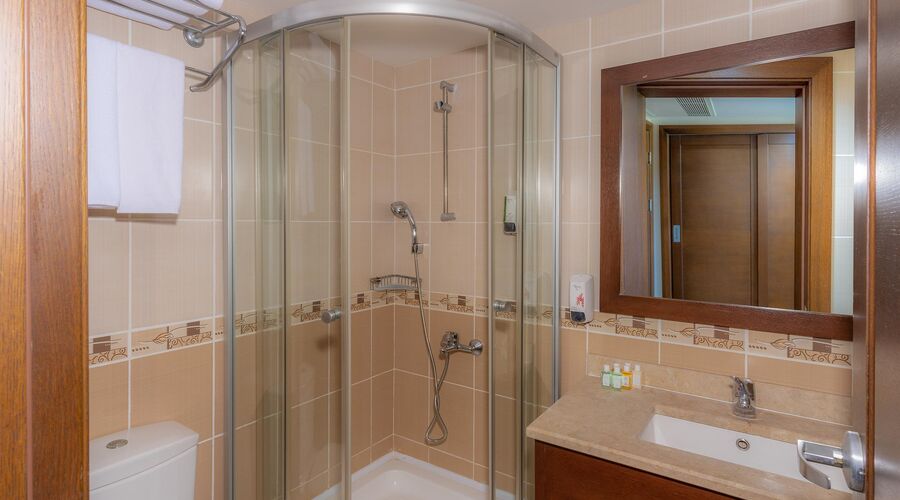 Latanya Park Resort  4*