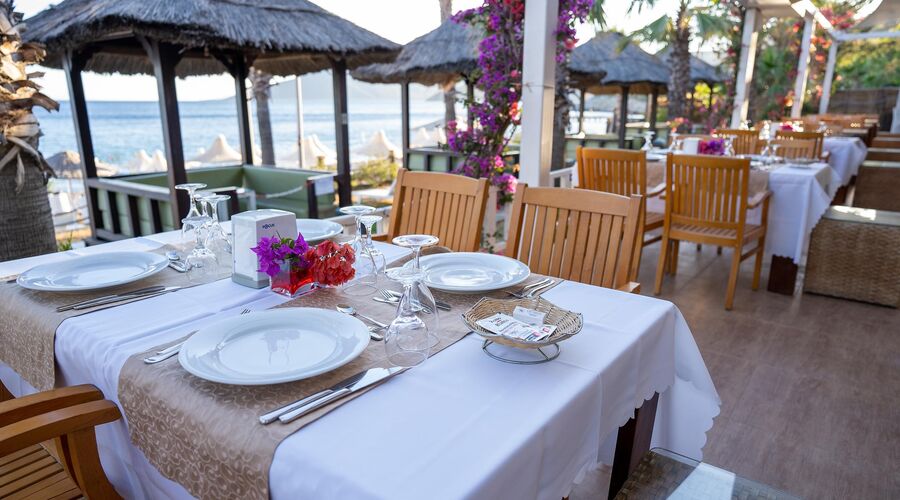 Latanya Park Resort  4*