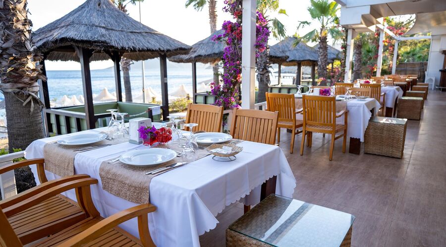 Latanya Park Resort  4*
