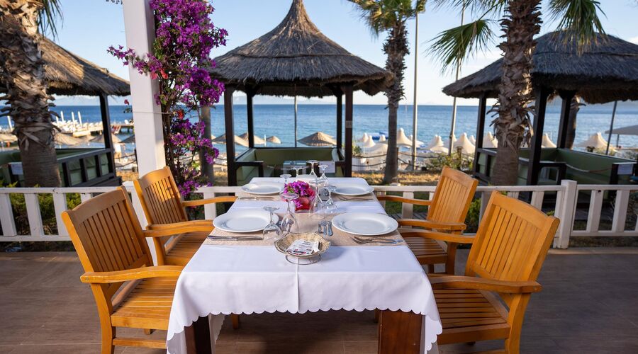 Latanya Park Resort  4*