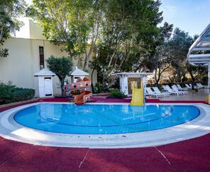 Latanya Park Resort  4*