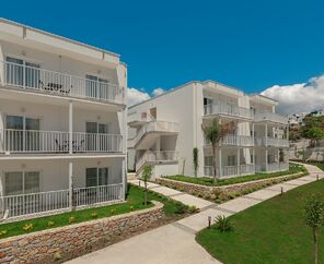 Bodrum Beach Resort  4*
