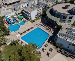 Bodrum Beach Resort  4*