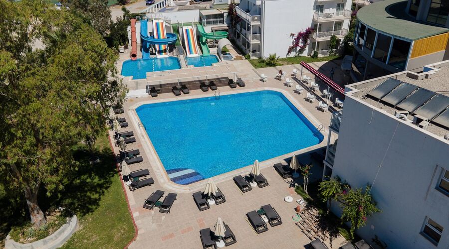 Bodrum Beach Resort  4*