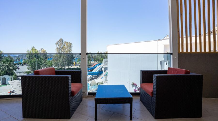 Bodrum Beach Resort  4*