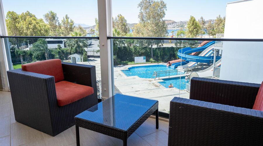 Bodrum Beach Resort  4*