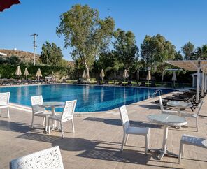 Bodrum Beach Resort  4*