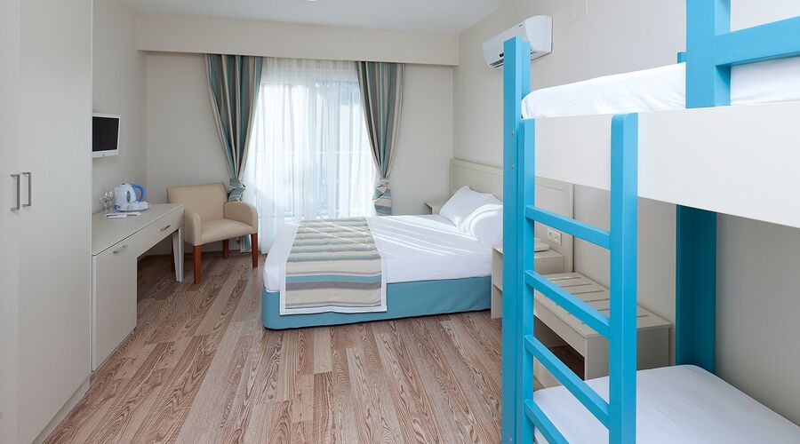 Bodrum Beach Resort  4*