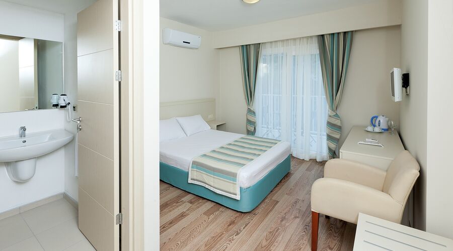 Bodrum Beach Resort  4*